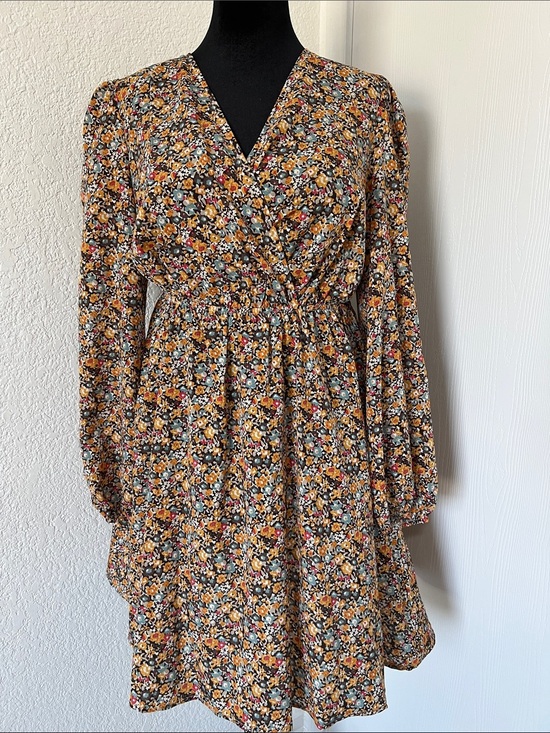 Cupshe Dresses & Skirts - Cupshe Floral Long-Sleeve V-Neck Mini Dress in Mustard Multi